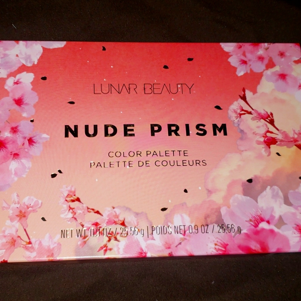 LUNAR BEAUTY - NUDE PRISM PALLETTE